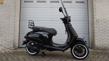 Vespa Primavera Black Edition Special Euro 5