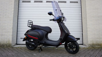 Vespa Sprint Notte Black RS Special Euro 5