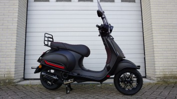 Vespa Sprint Notte Black RS Special Euro 5