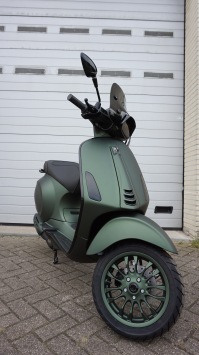 Vespa Sprint Candy Green Special Euro 5