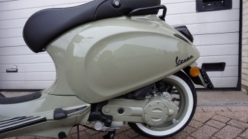 Vespa Sprint Kaki Green Special Euro 5