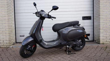 Vespa Sprint Porsche Agaat Grijs Special Euro 5