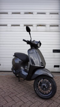 Vespa Sprint Porsche Agaat Grijs Special Euro 5