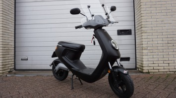 Niu M1 elektrische scooter