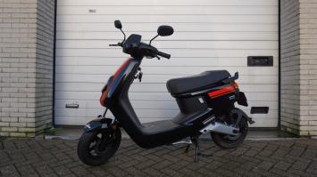 Niu MQI+ Standard Range 2021 nieuwstaat elektrische scooter