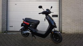Niu MQI+ Standard Range 2021 nieuwstaat elektrische scooter