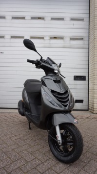Piaggio Zip Special Psycadelic nieuwstaat