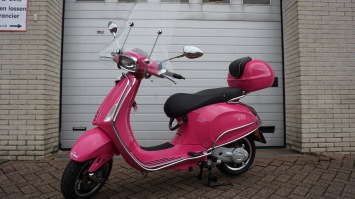 Vespa Sprint Pink Special Full Option