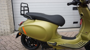 Vespa Sprint Elettrica Demo nieuwstaat incl drager en windscherm