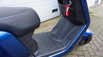 Niu NQI Ext Range elektrische brom scooter incl koffer