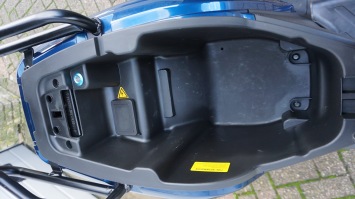 Niu NQI Ext Range elektrische brom scooter incl koffer