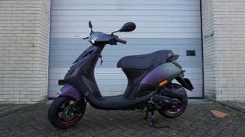 Piaggio Zip Special E5 nieuwstaat Dragon Cameleon Mat
