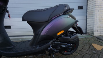 Piaggio Zip Special E5 nieuwstaat Dragon Cameleon Mat