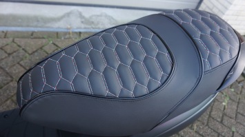 Piaggio Zip Special E5 nieuwstaat Dragon Cameleon Mat