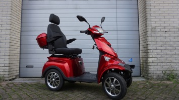 Vista Comfort 4-Wiel Scootmobiel 2025 nieuwstaat incl dubbele accu en koffer