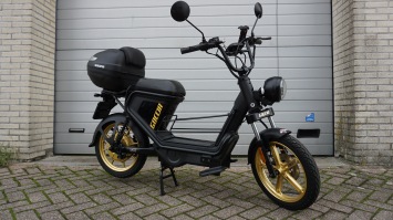 AGM Goccia bromscooter elektrisch 2024