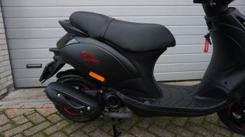 Piaggio Zip S Special E5 nieuwstaat Mat Zwart -December 2024