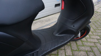 Piaggio Zip S Special E5 nieuwstaat Mat Zwart -December 2024