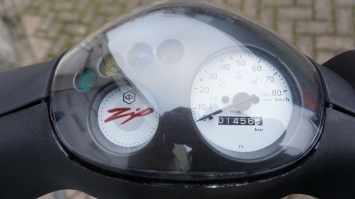 Piaggio Zip S Special E5 nieuwstaat Mat Zwart -December 2024