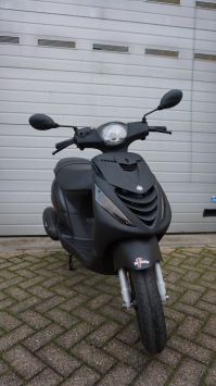 Piaggio Zip S Special E5 nieuwstaat Mat Zwart -December 2024