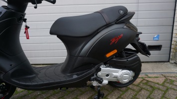 Piaggio Zip S Special E5 nieuwstaat Mat Zwart -December 2024