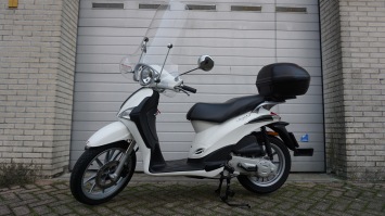 Piaggio Liberty 4T inclusief windscherm en koffer