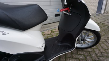 Piaggio Liberty 4T inclusief windscherm en koffer -2