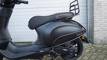 Vespa Sprint FL Euro 5+ Special full Black tm 31-1-2026 aanbieding!