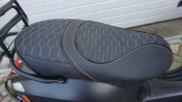 Vespa Sprint FL Euro 5+ Special Black notte luxe zadel tm 31-1-2026 aanbieding!