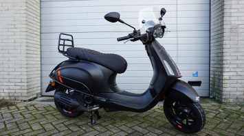 Vespa Sprint FL Euro 5+ Special Black notte luxe zadel tm 31-1-2026 aanbieding!
