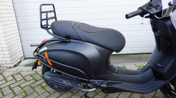 Vespa Sprint FL Euro 5+ Special Black notte luxe zadel tm 31-1-2026 aanbieding!