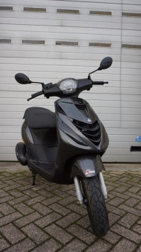 Piaggio Zip S Special E5 Carbon