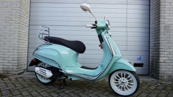 Vespa Primavera Verde Super Special E5+ aanbieding tm 28-2-2026