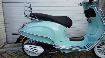 Vespa Primavera Verde Super Special E5+ aanbieding tm 28-2-2026