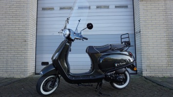 Mi Inverno Rome Special Snorscooter incl windscherm 2025 nieuwstaat
