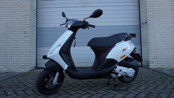 Piaggio Zip Euro 5 - Slechts 7 km op teller --nieuw--