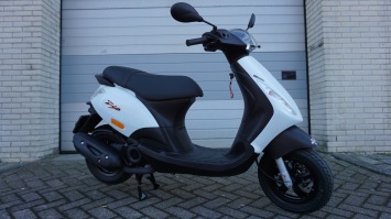 Piaggio Zip Euro 5 - Slechts 7 km op teller --nieuw--