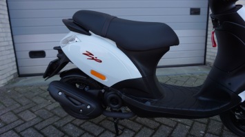 Piaggio Zip Euro 5 - Slechts 7 km op teller --nieuw--