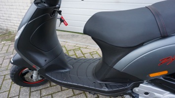 Piaggio Zip Sport E4 - Mat Titanium