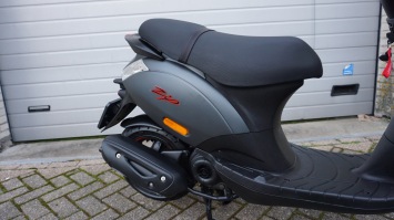 Piaggio Zip Sport E4 - Mat Titanium