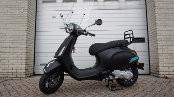 Vespa Primavera Sport Blue Special E5+ facelift