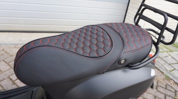 Vespa Sprint RST Sport Mat Zwart Special E5+