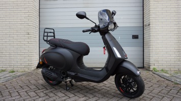 Vespa Sprint RST Sport Mat Zwart Special E5+