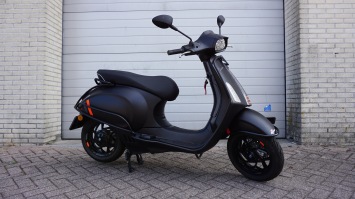 Vespa Sprint Elettrica Demo 2026 nieuwstaat incl beugels achter