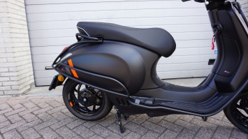 Vespa Sprint Elettrica Demo 2026 nieuwstaat incl beugels achter