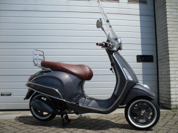 Vespa Primavera Roma Special