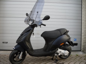 Piaggio Zip Special *Kleur naar keuze* 4-takt Euro 5