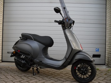 Vespa Sprint Sport Titanium Black Special Euro 4