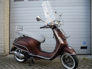 Vespa Primavera 50th Special E4