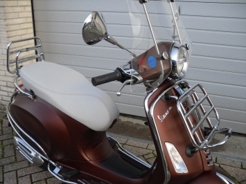 Vespa Primavera 50th Special E4